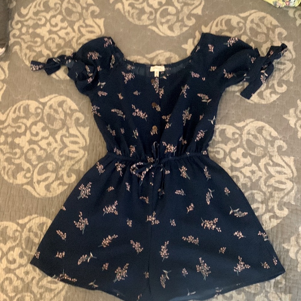 Girls Navy Blue/flowered Romper Size S